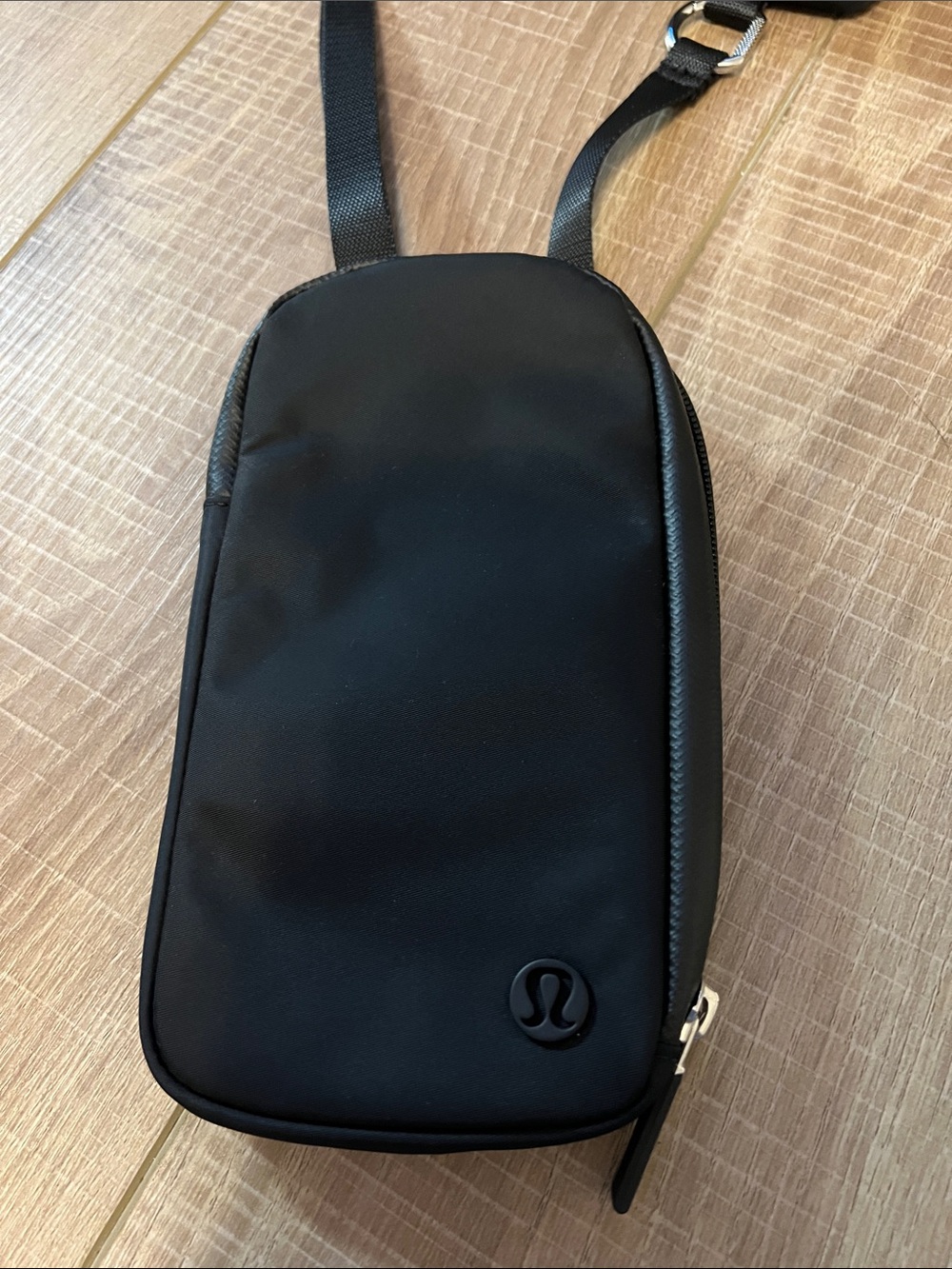 Lululemon crossbody phone wallet - Picture 2 of 5